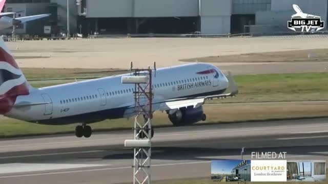 Un avión se ve obligado a abortar un aterrizaje por los fuertes vientos