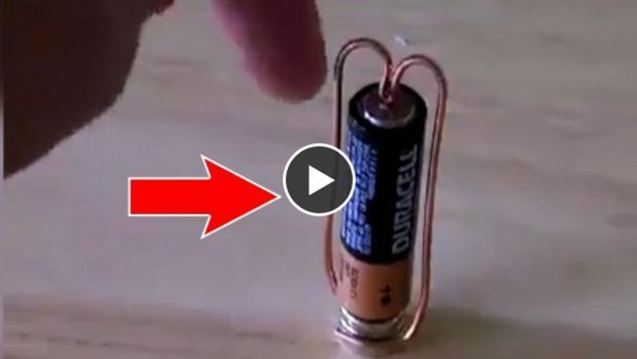 Mit einer Batterie und einer Büroklammer können Sie den kleinsten Motor der Welt bauen!