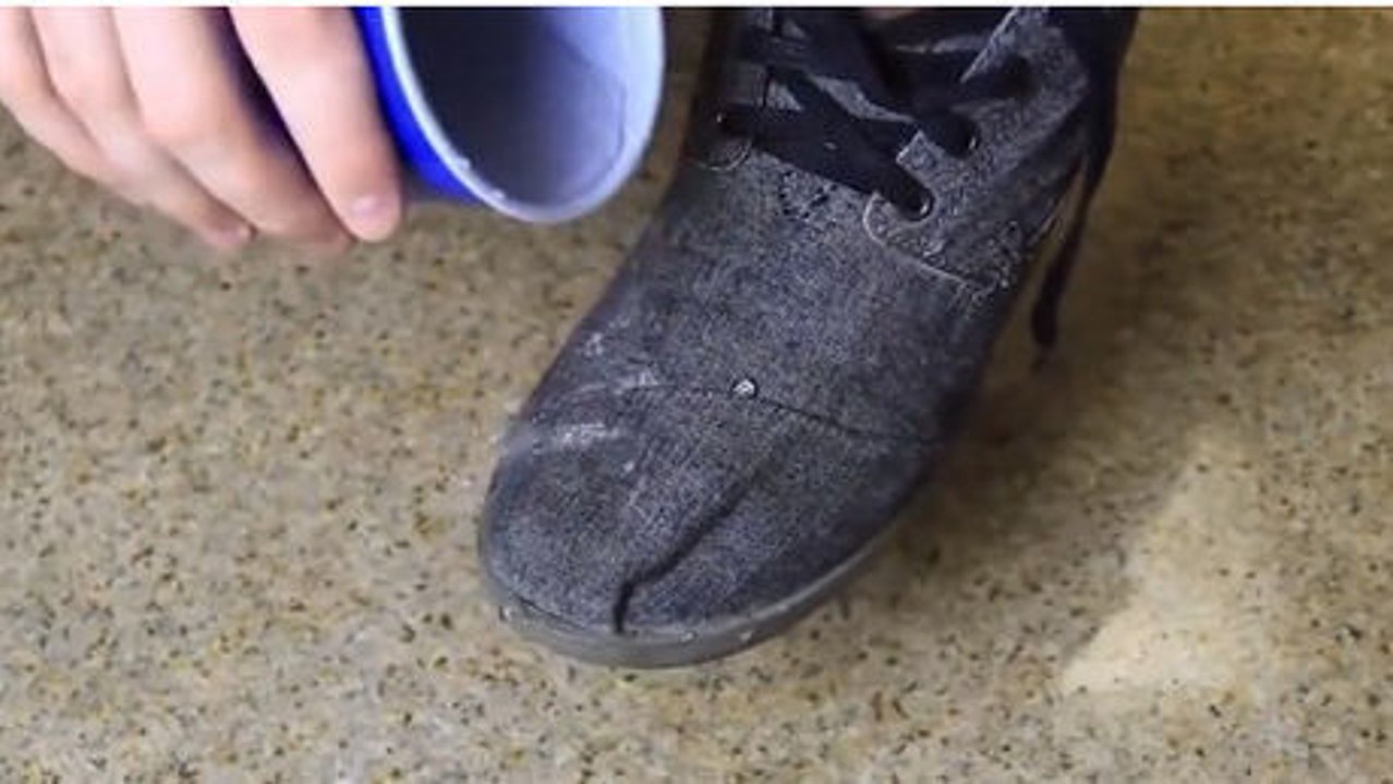 Mit diesem einfachen Tipp werden Sie Ihre Schuhe anziehen können, ohne nasse Füsse zu bekommen. Entdecken Sie schnell den Tipp.