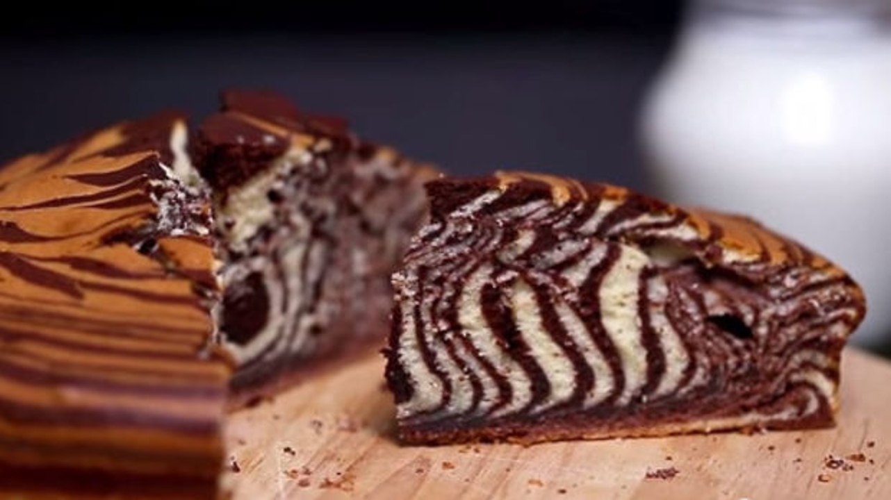 Dieser Zebrakuchen ist super lecker und super originell!