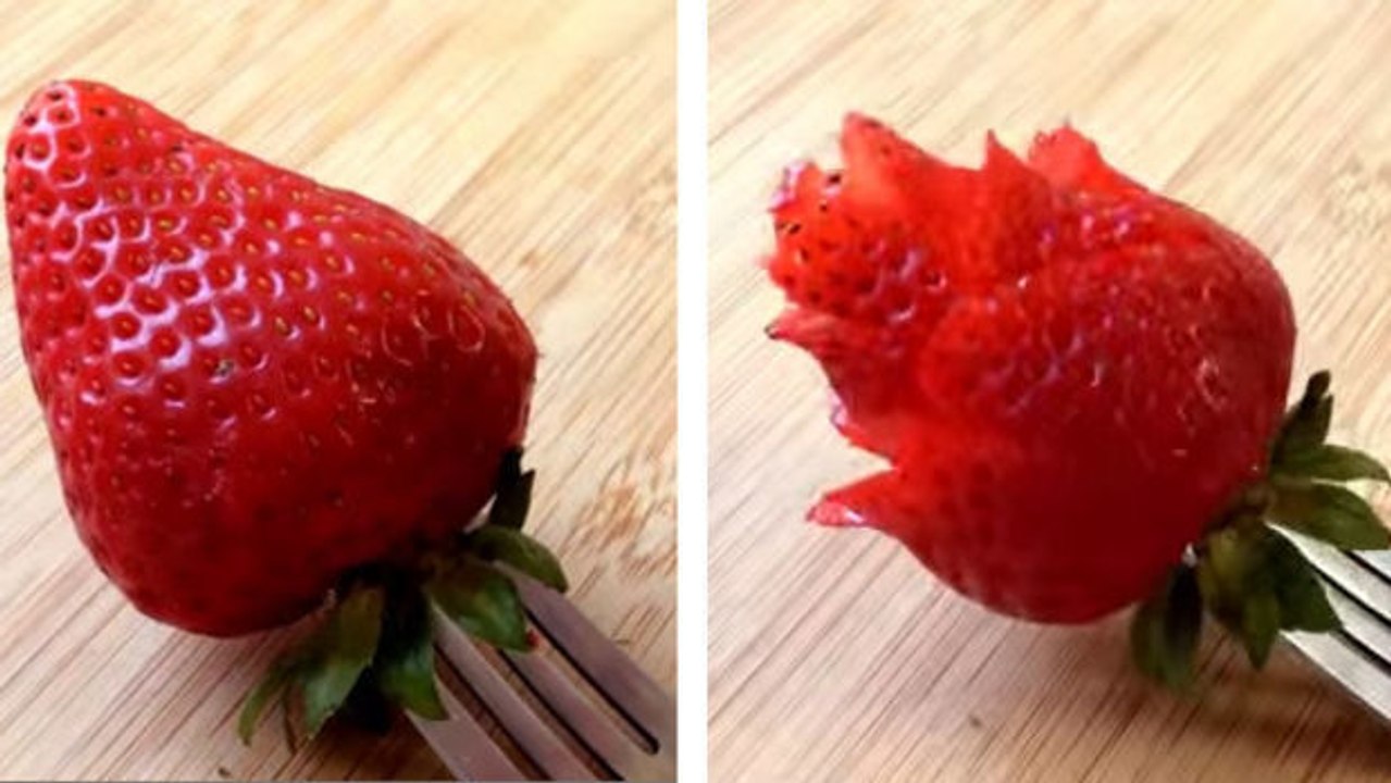 Schneiden Sie Ihre Erdbeeren in Rosenform. Eine einfache aber tolle Dekoration!