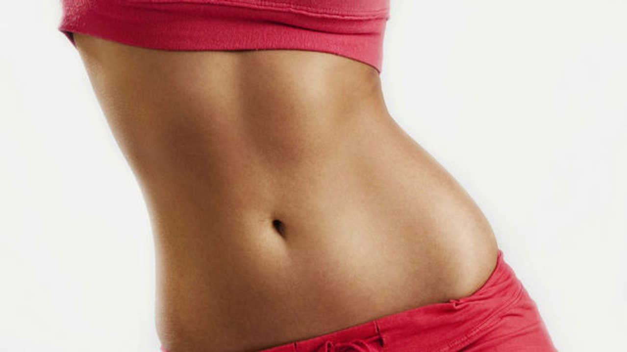 Mit diesem tipp bekommen sie ganz einfach einen flachen bauch.