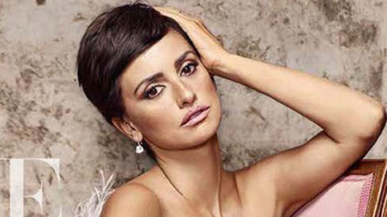 Penélope Cruz beim Shooting für eine Brustkrebskampagne kaum wiederzuerkennen.