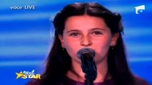 Die Stimme dieser jungen Sängerin wird Ihnen das Herz zerreißen. Ein echter emotionaler Augenblick.