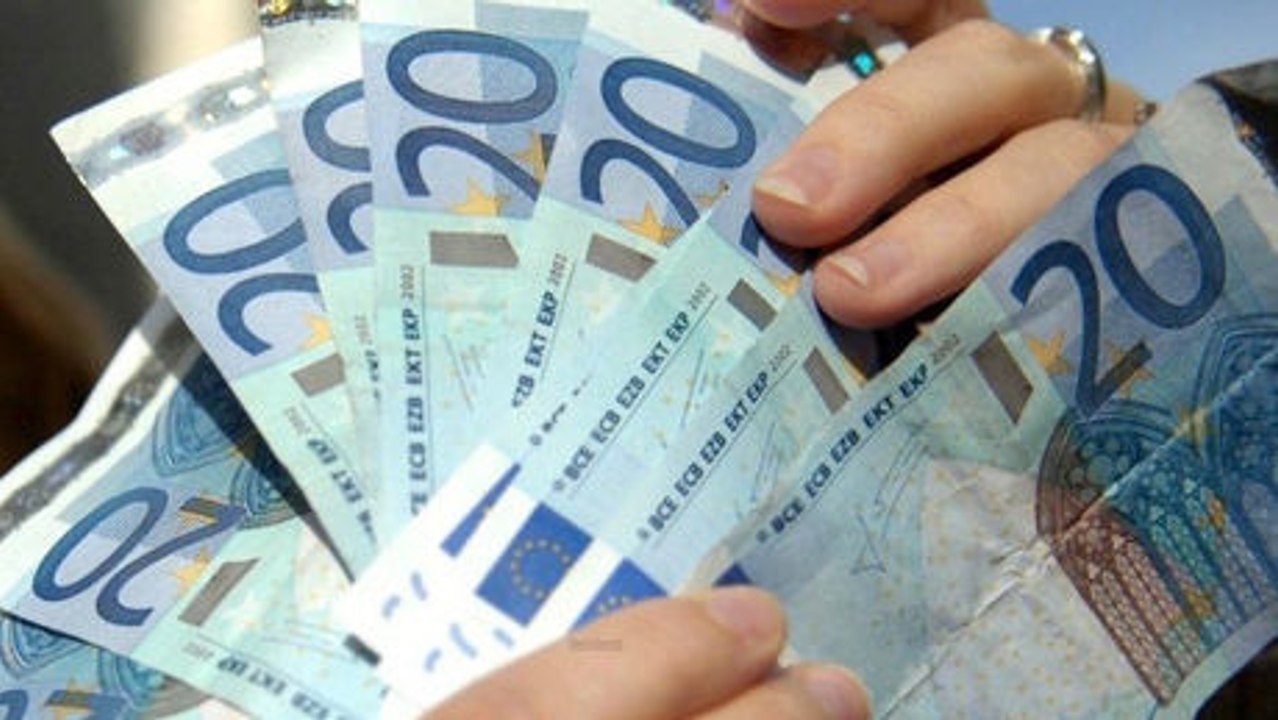 Hier sind die besten Tipps, um gefälschte Banknoten zu erkennen.