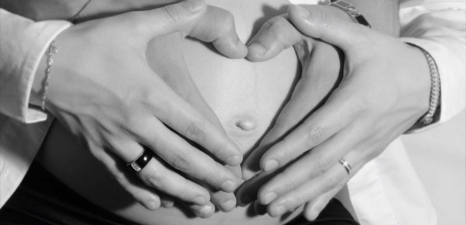 Dank dieser Erfindung können werdende Väter jetzt auch die Schwangerschaft in ihrem Bauch mitfühlen.