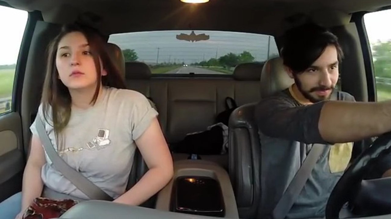 Er wollte seine Freundin etwas wirklich Schönes und Einmaliges fragen, aber sie verdirbt alles total!