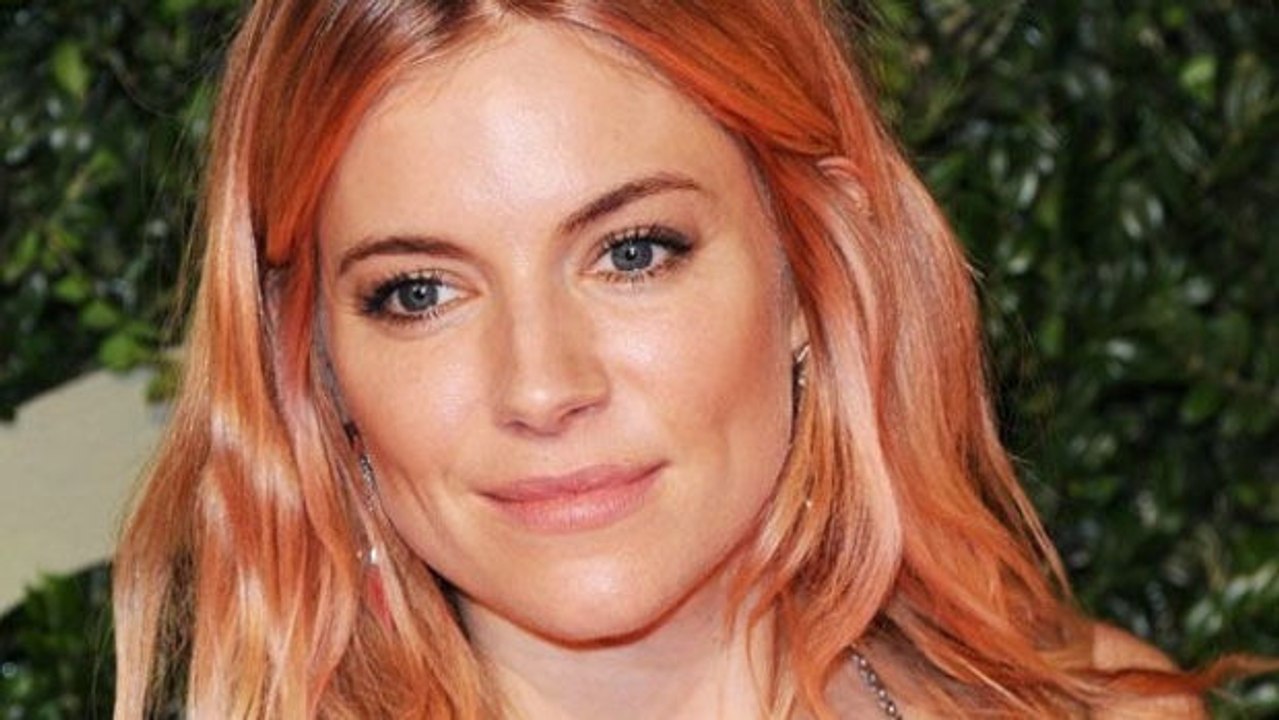 Von Erdbeerblond bis Roségold: der neue Haarfarbentrend