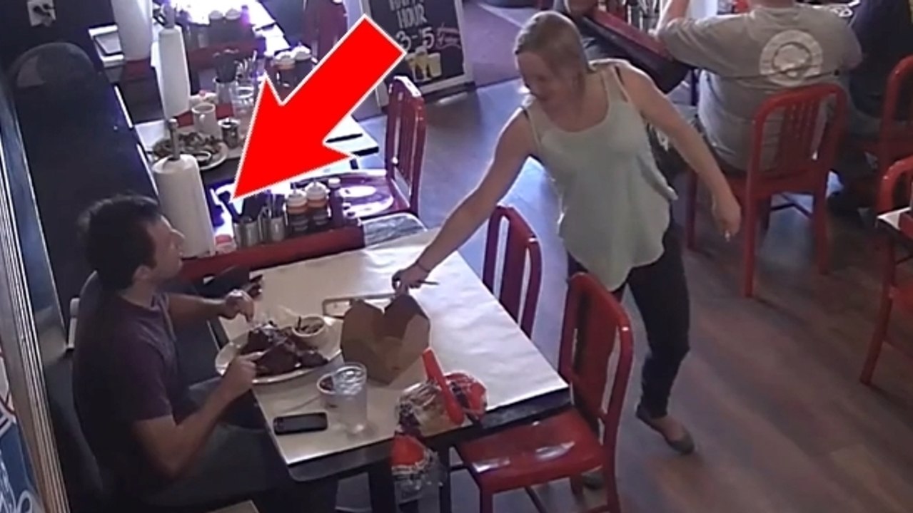 Für diese Kellnerin war das ein normaler Arbeitstag... Bis er zum schönsten Tag ihres Lebens wurde