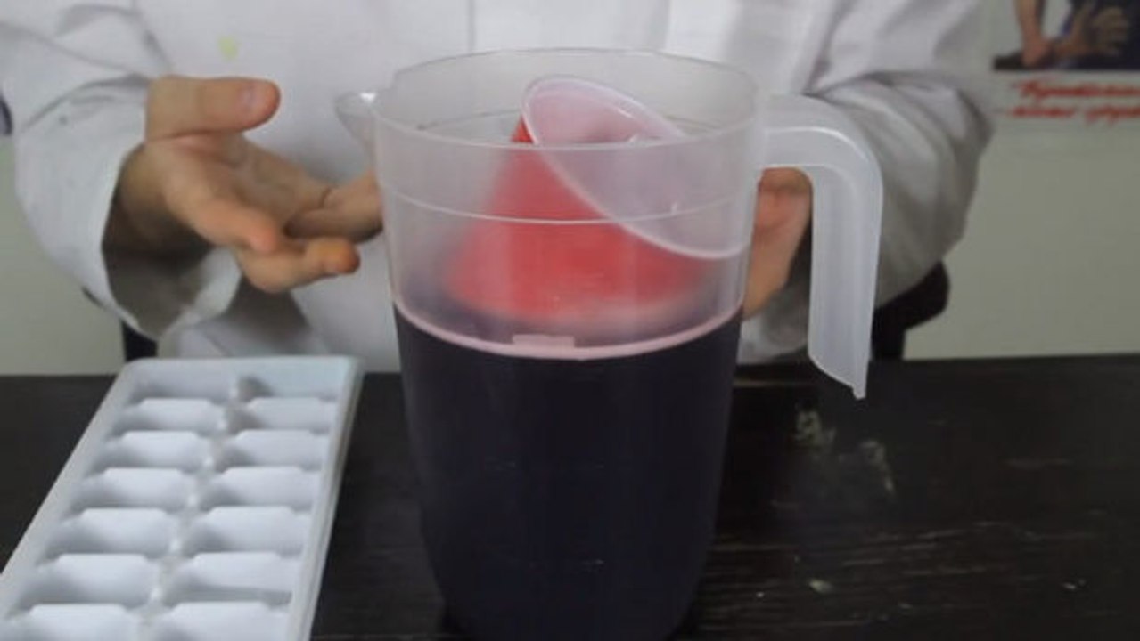 Wie ihr eure Getränke kalt bekommt, ohne sie gleich mit Eis zu ertränken? Dieser Tipp zeigt euch, wie es geht!