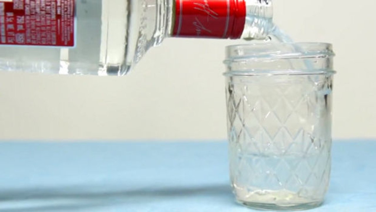 Um Ihre Rasierer zu reinigen, gibt es einen einfachen Trick. Schnell mehr erfahren!