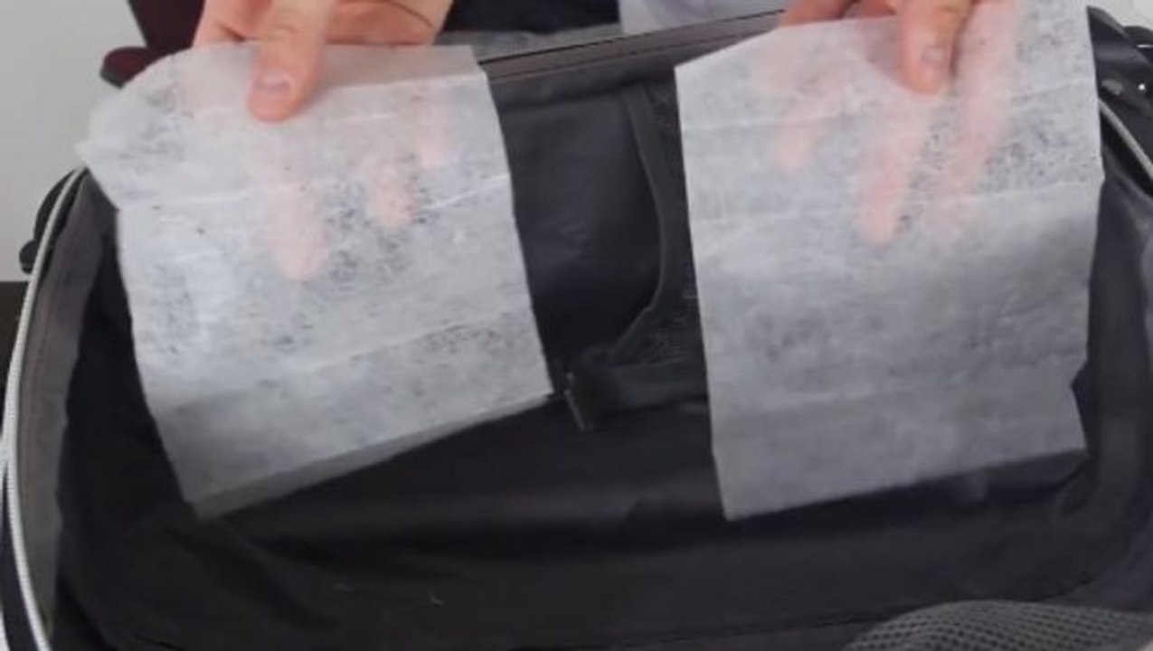 Ein cooler Trick, damit  Kleider aus dem Koffer nicht muffig riechen