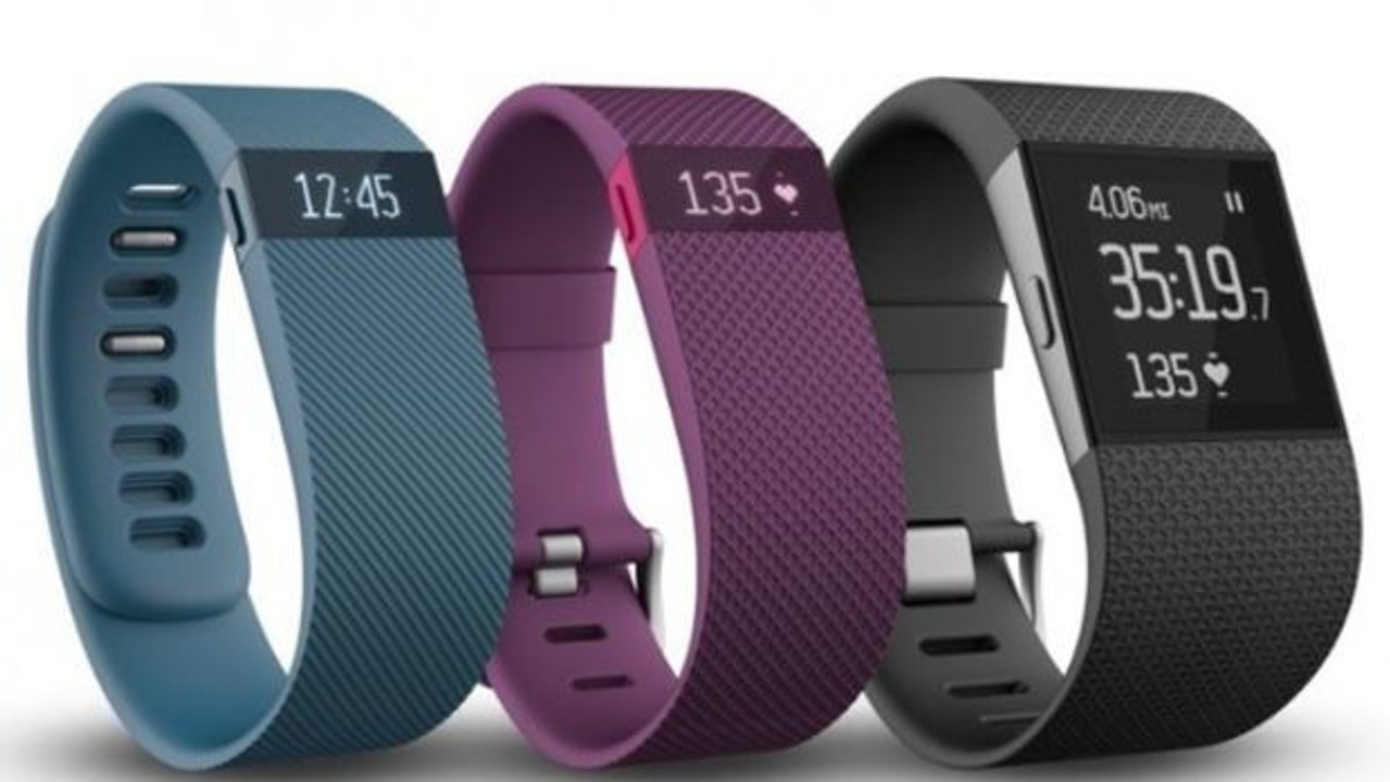 Ein Frau kann an ihrer Puls-Uhr sehen, dass sie schwanger ist