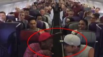 Im Flugzeug beginnen zwei Männer zu singen. Was dann passiert, haut die Passagiere glatt um