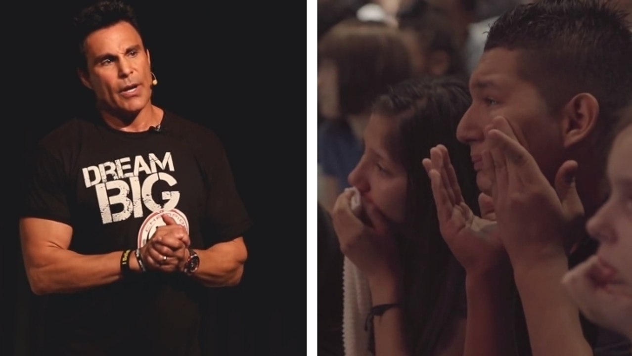 Dieser Mann hat sämtliche Schüler dieser Schule zum Weinen gebracht. Er wird auch Euch zu Tränen rühren!