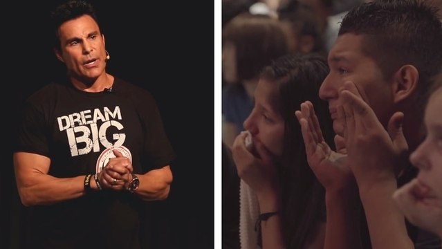 Dieser Mann hat sämtliche Schüler dieser Schule zum Weinen gebracht. Er wird auch Euch zu Tränen rühren!