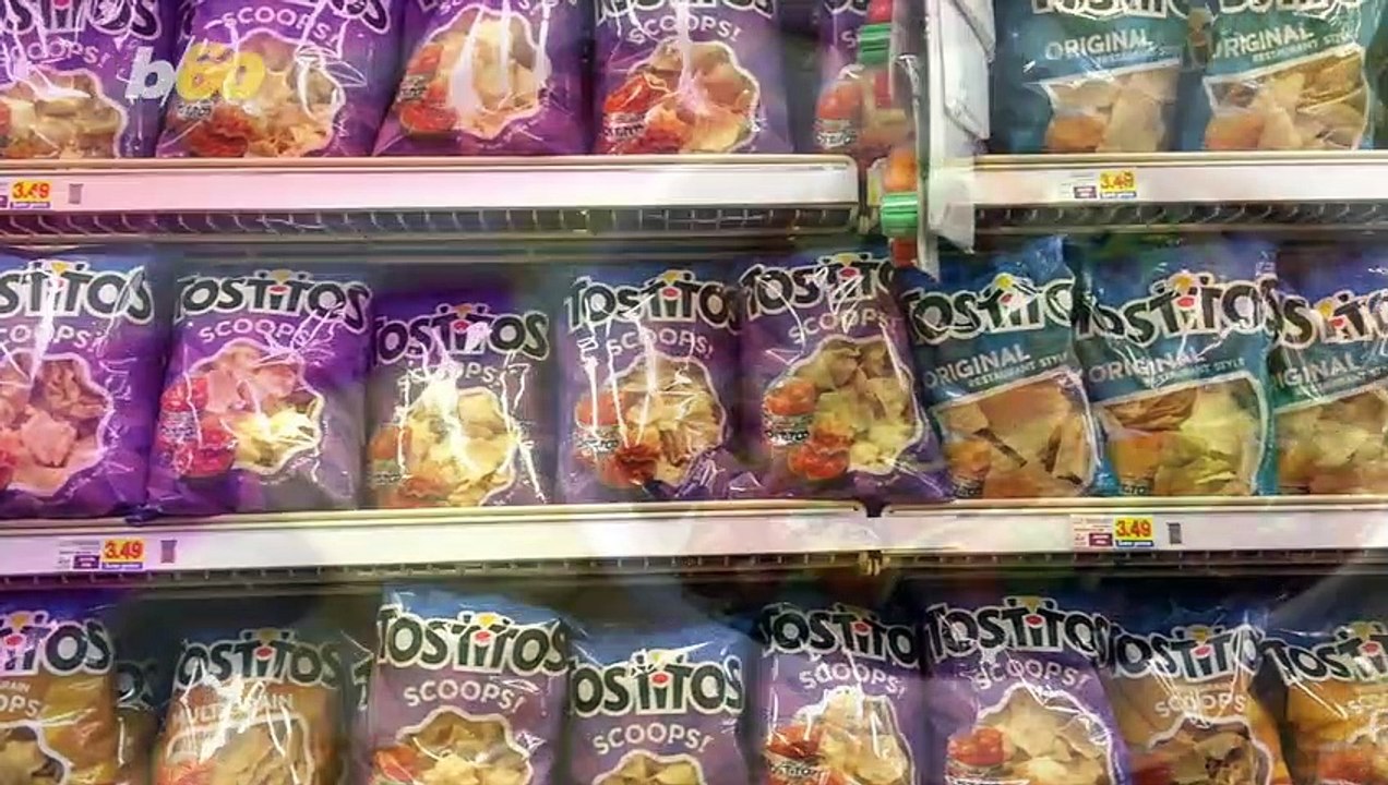 Stay Fit But Still Have Fun at Your Super Bowl Party With These Healthy Snacks