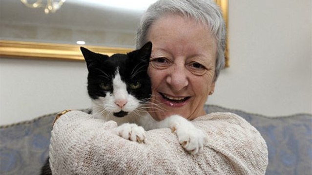 Das seltsame Verhalten ihrer Katze rettet dieser Frau das Leben