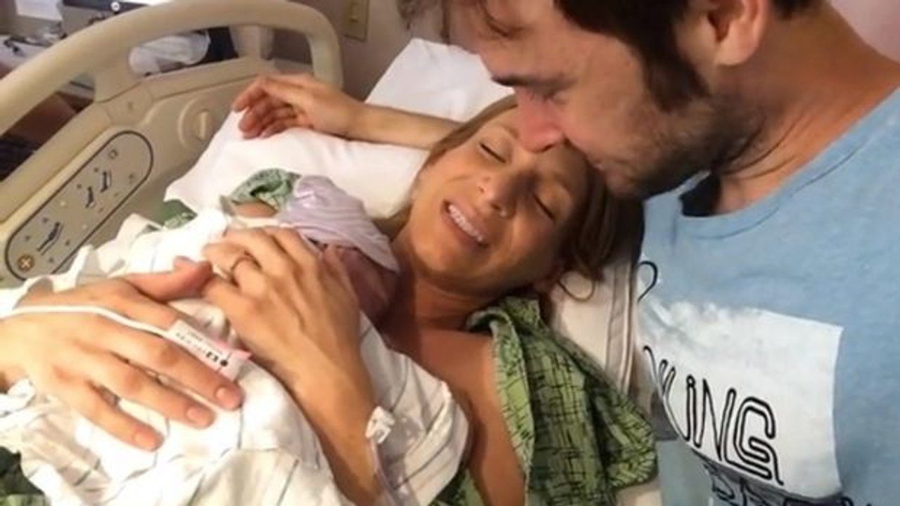 Dieser vater hat die ganze schwangerschaft seiner frau gefilmt. das ergebnis ist ergreifend!