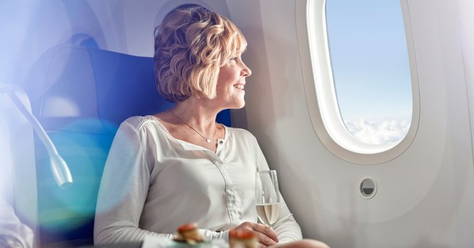 Neun Dinge, die man im Flugzeug auf Anfrage kostenlos bekommt