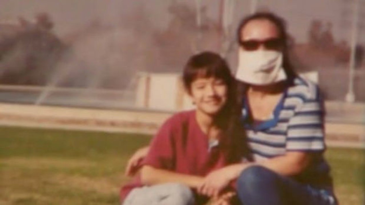 Saundra Crockett: Sie trägt diese Maske seit 12 Jahren. Darunter versteckt sie ein schmerzhaftes Geheimnis ...