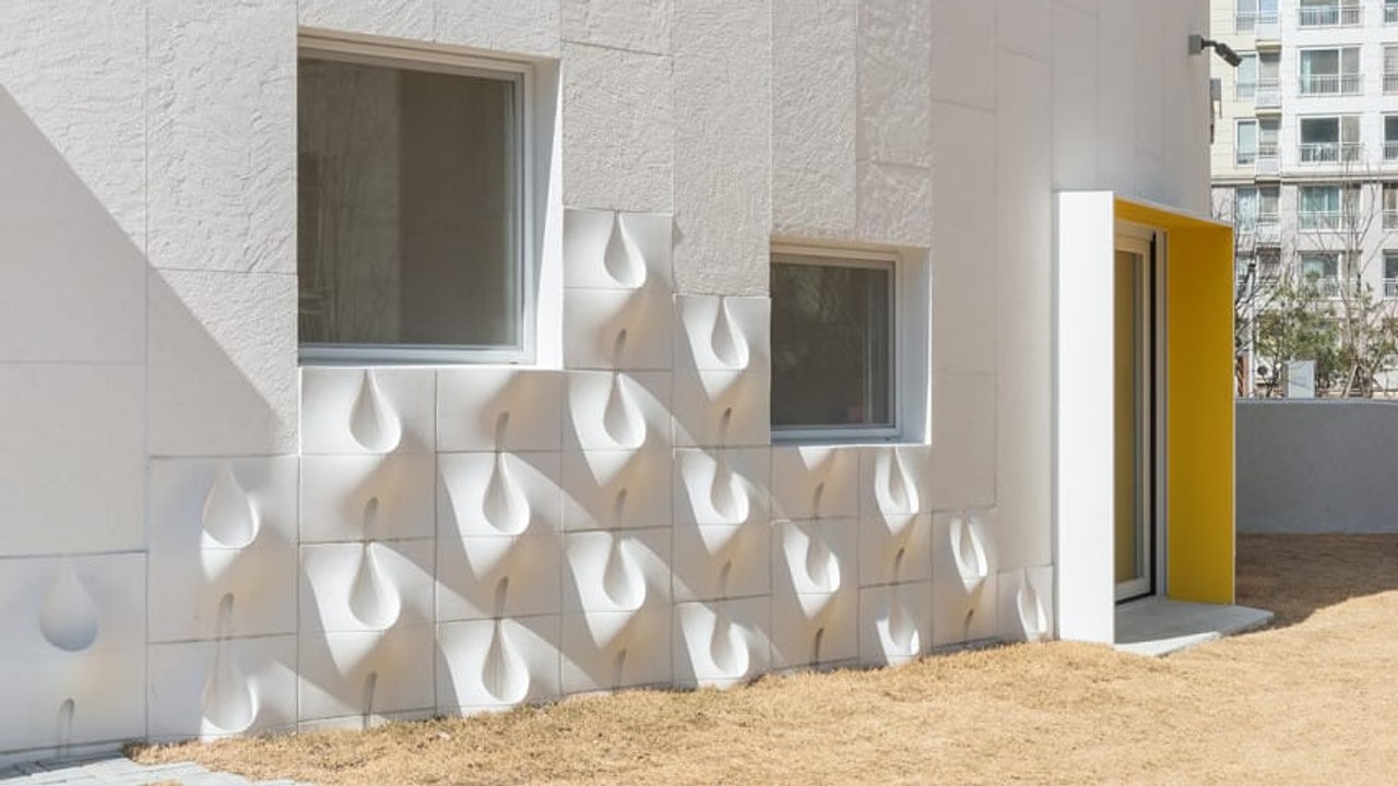 Koreanische Architekten kreieren seltsame Fassadenvertiefungen... Einfach genial, wenn es regnet!