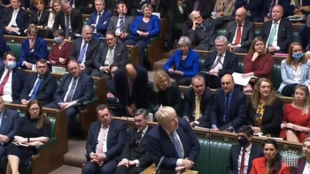 Aumentan las presiones a Johnson para que dimita tras el informe de Sue Gray