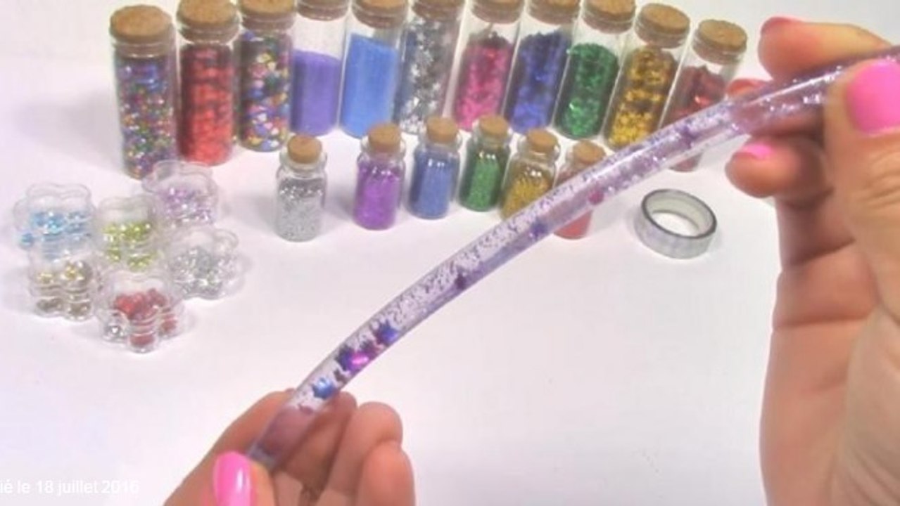 Wie man hübsche Paillettenarmbänder für Kinder macht