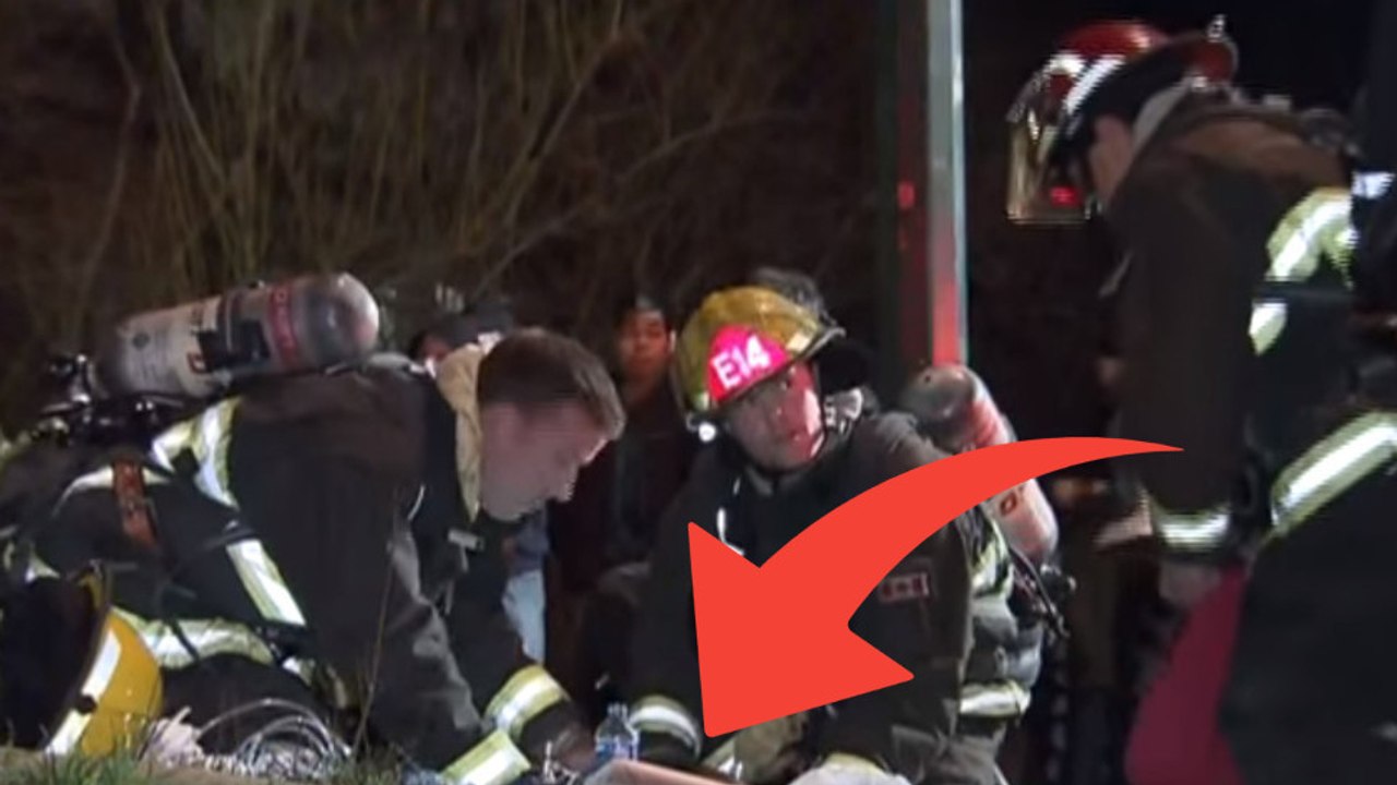 Als dieser mann nach hause kommt, sieht er feuerwehrmänner auf seinem rasen... und dann erst, was da noch auf dem rasen liegt!