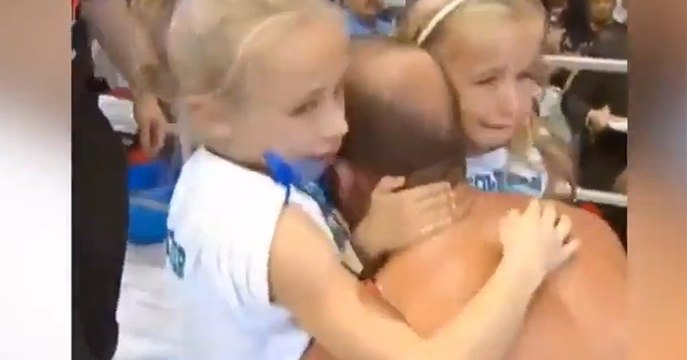 Was dieser harte Kämpfer für die Töchter seines Gegners macht, ist total rührend!