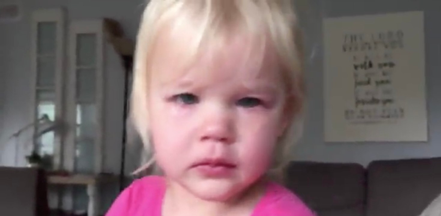 Sie weint nach einem schlechten Traum. Doch dann passiert etwas Wunderbares!