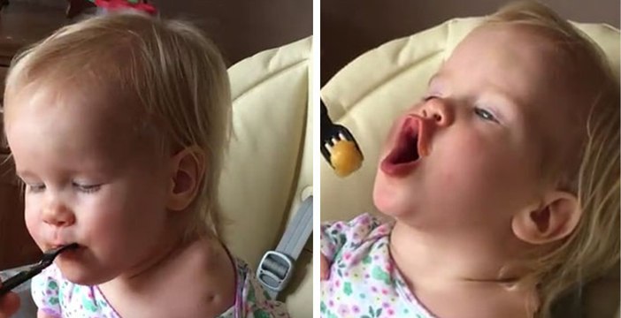 Dieses kleine Mädchen hat keine Arme und muss deshalb beim Essen besonderes Geschick beweisen