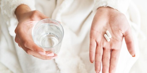 Was diese Krankenschwester mit einer alten Frau macht, ist einfach nur abscheulich!