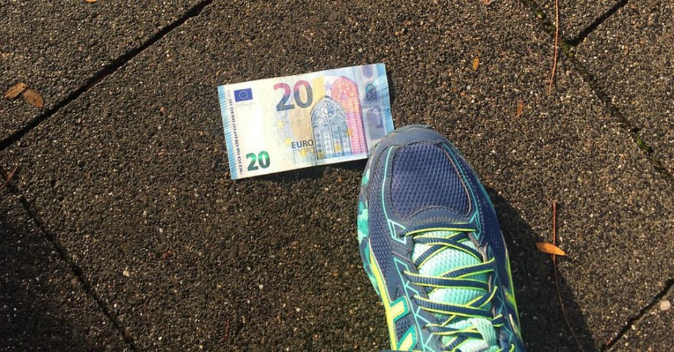 Geld auf der Straße finden: So reagierst du richtig!