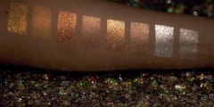 Pat McGrath: Leuchtende Augen mit metallisch schimmernden Eyelinern in Gold, Silber und Bronze