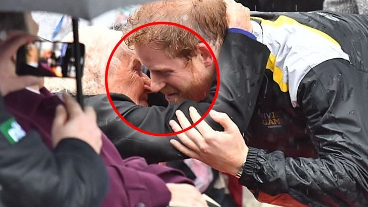 Daphne Dunne: Diese 97-Jährige hat 7 Stunden im Regen gewartet, um Prinz Harry zu umarmen