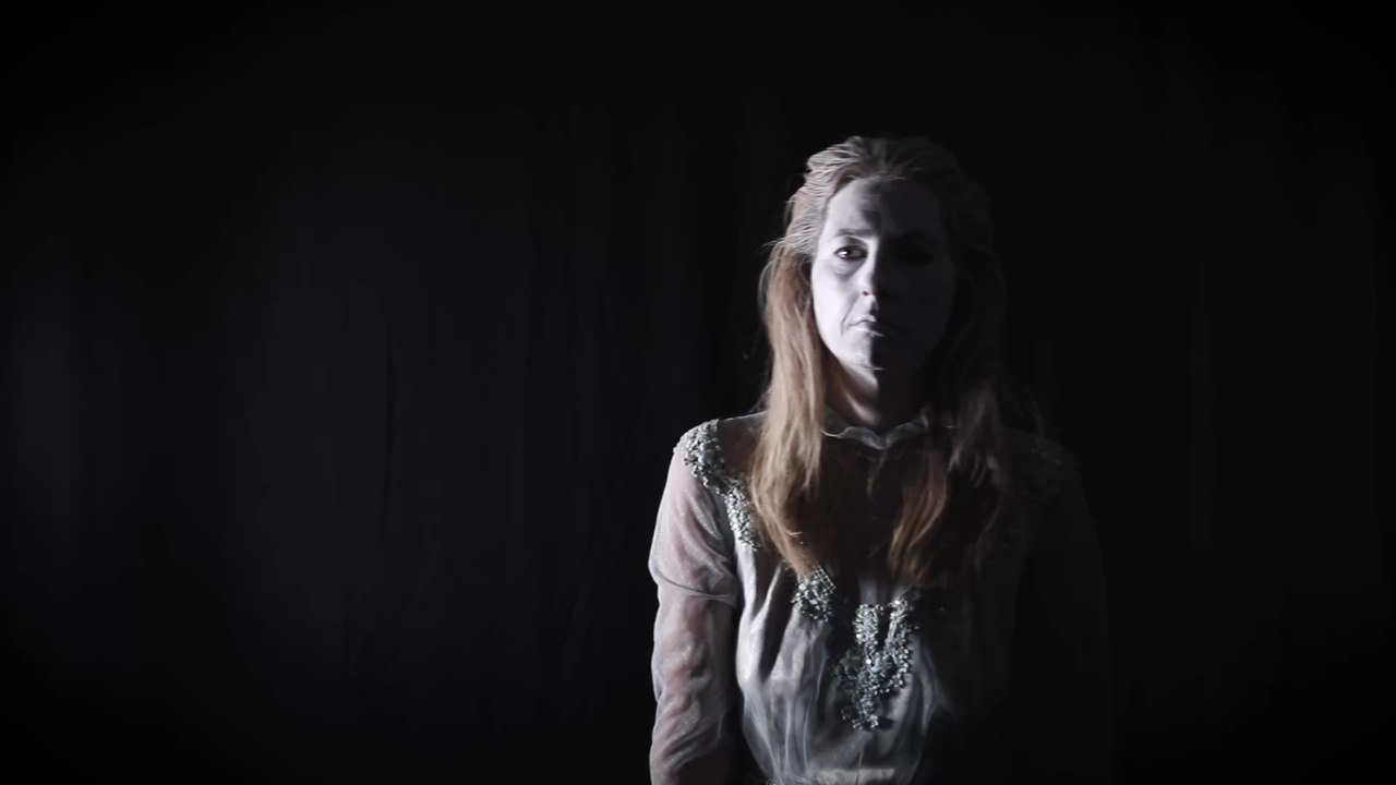 Medium verrät: Daran erkennst du, dass tote Angehörige in Kontakt treten wollen