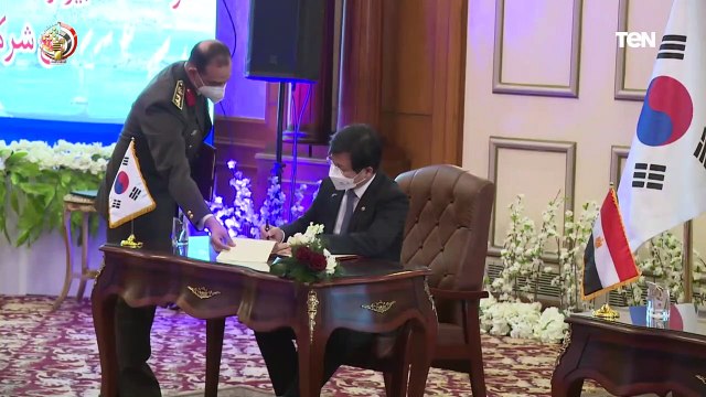 الفريق أول محمد زكى يشهد مراسم توقيع عدد من مذكرات التفاهم وعقود التسليح مع كوريا الجنوبية