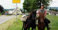 Dieser Großvater will 550 Kilometer mit seinem Pferd reiten. Der Grund ist bewundernswert!