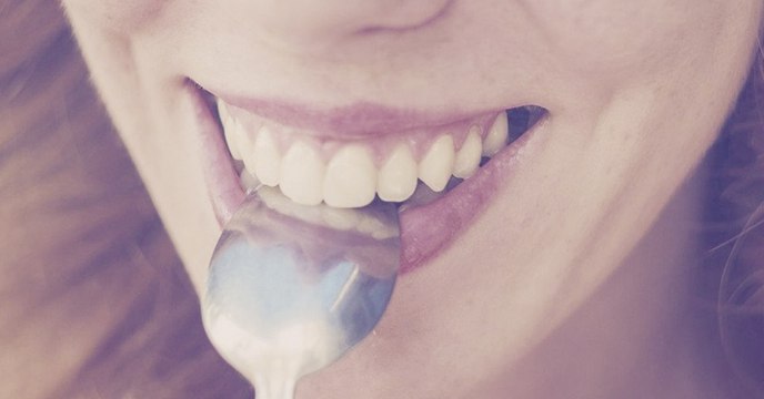 Ob sie zum Arzt muss oder nicht, weiß sie mit dem Löffel-Trick