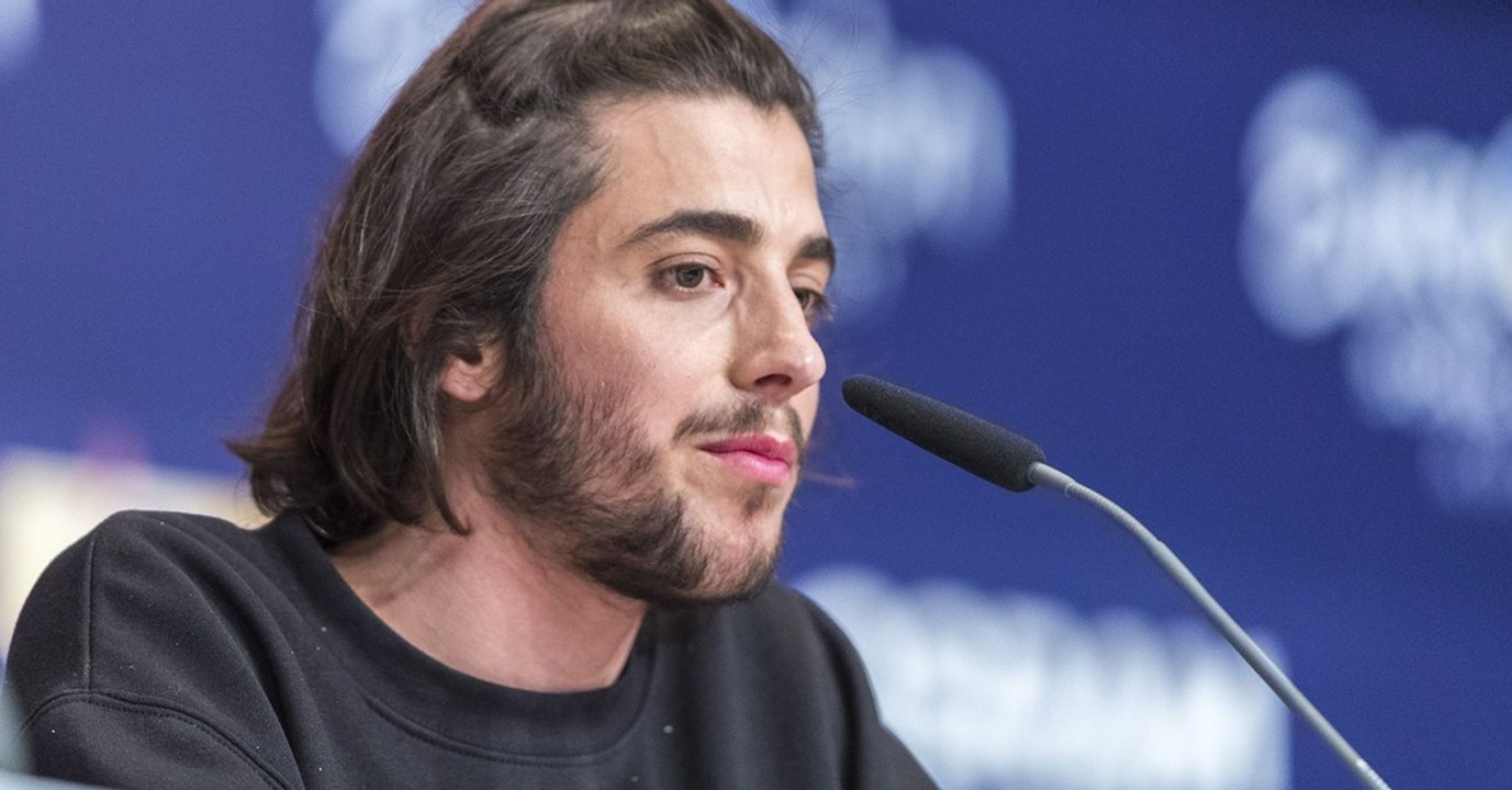Der esc-sieger von 2017 ringt auf der intensivstation um sein leben