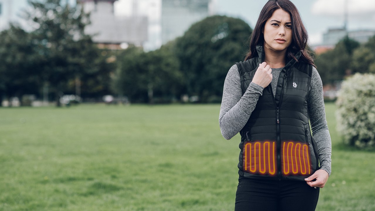 Mit dieser Zauberjacke heizt ihr Frostbeulen euch im Winter schön ein!