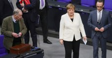 Im Moment ihres Sieges macht Merkel etwas, das zeigt, wie mächtig sie immer noch ist