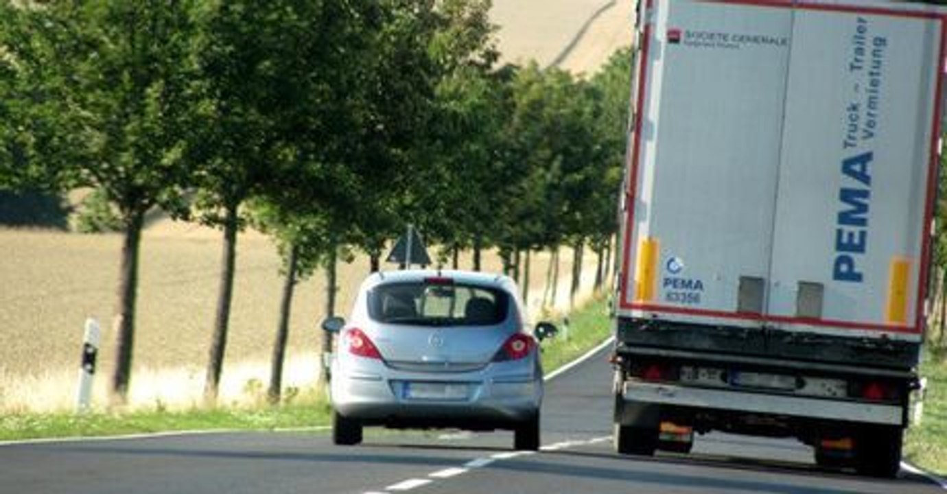 Experten fordern neues tempolimit auf deutschen landstraßen