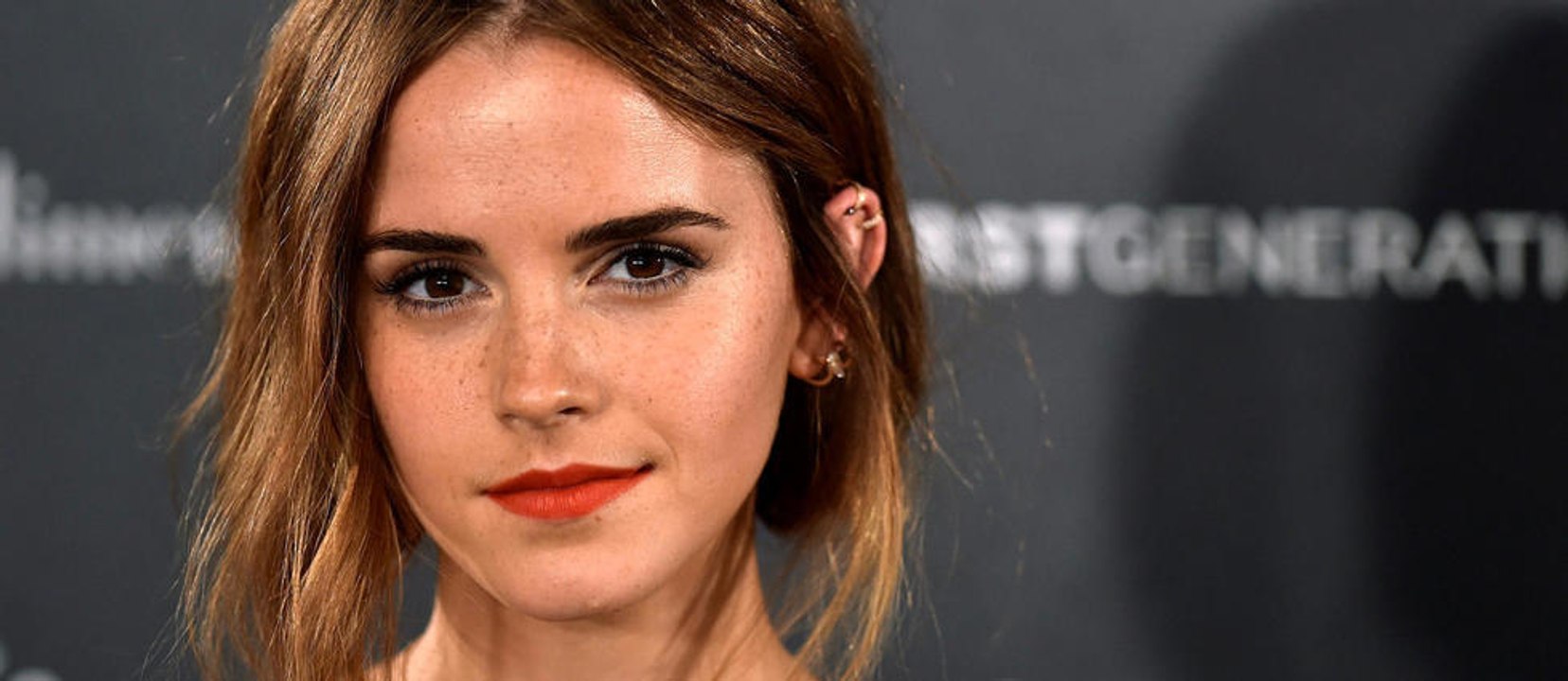 Emma Watson zeigt ihren neuen Haarschnitt auf dem roten Teppich