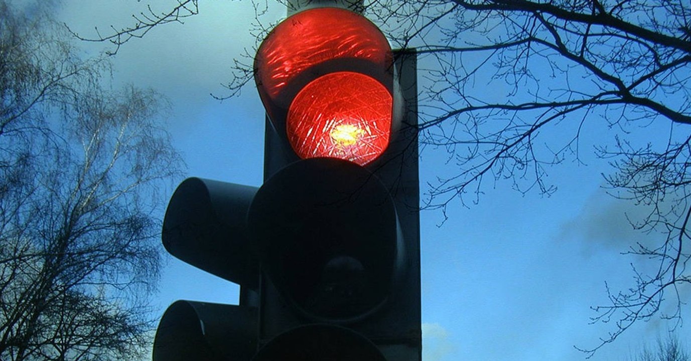 Rote Ampel: Fast alle Autofahrer machen diesen Fehler