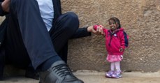 Größter Mann der Welt (Sultan Kösen) trifft kleinste Frau der Welt (Jyoti Amge)