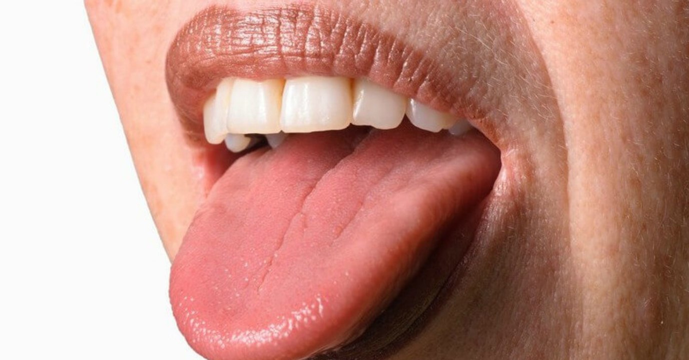 Mund-Hygiene: Darf man die Zunge mit der Zahnbürste putzen?