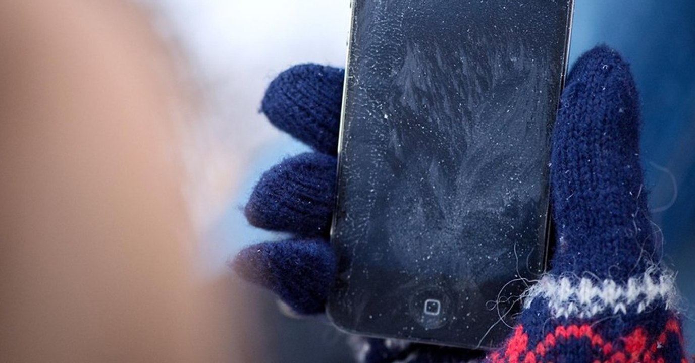 So schützt du dein Smartphone richtig vor dem Kältetod