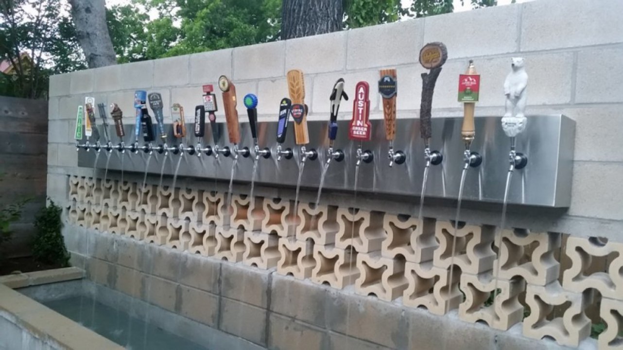 Bier-Brunnen in Zalec in Slowenien eröffnet